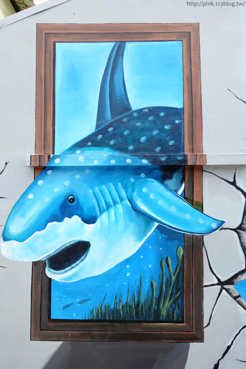 【布袋景點】好美里3D立體海洋彩繪世界，嚇!超大鯊魚遊過來啦!-DSC01957.jpg