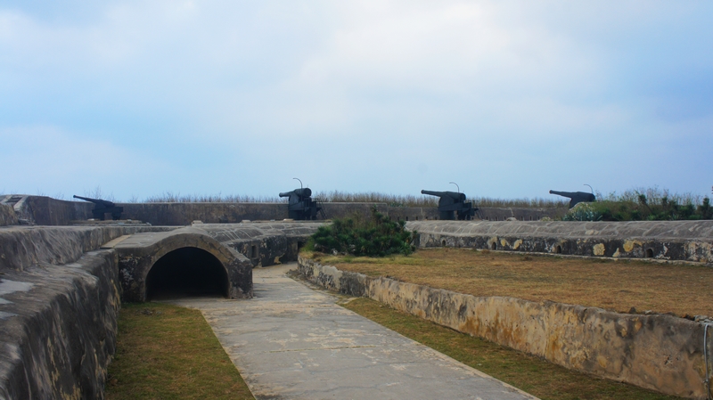 站在碉堡上看古砲台